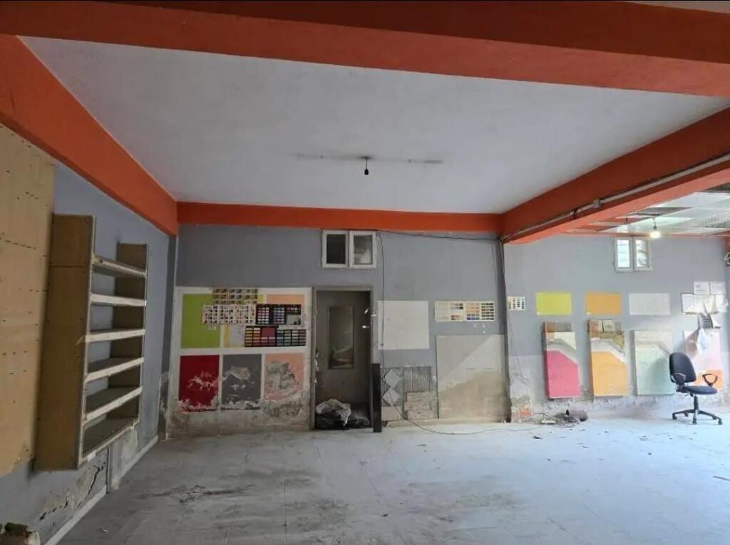 MAGAZINA ME QERA 230 M2 PALLATI ME SHIGJETA 1800 EURO