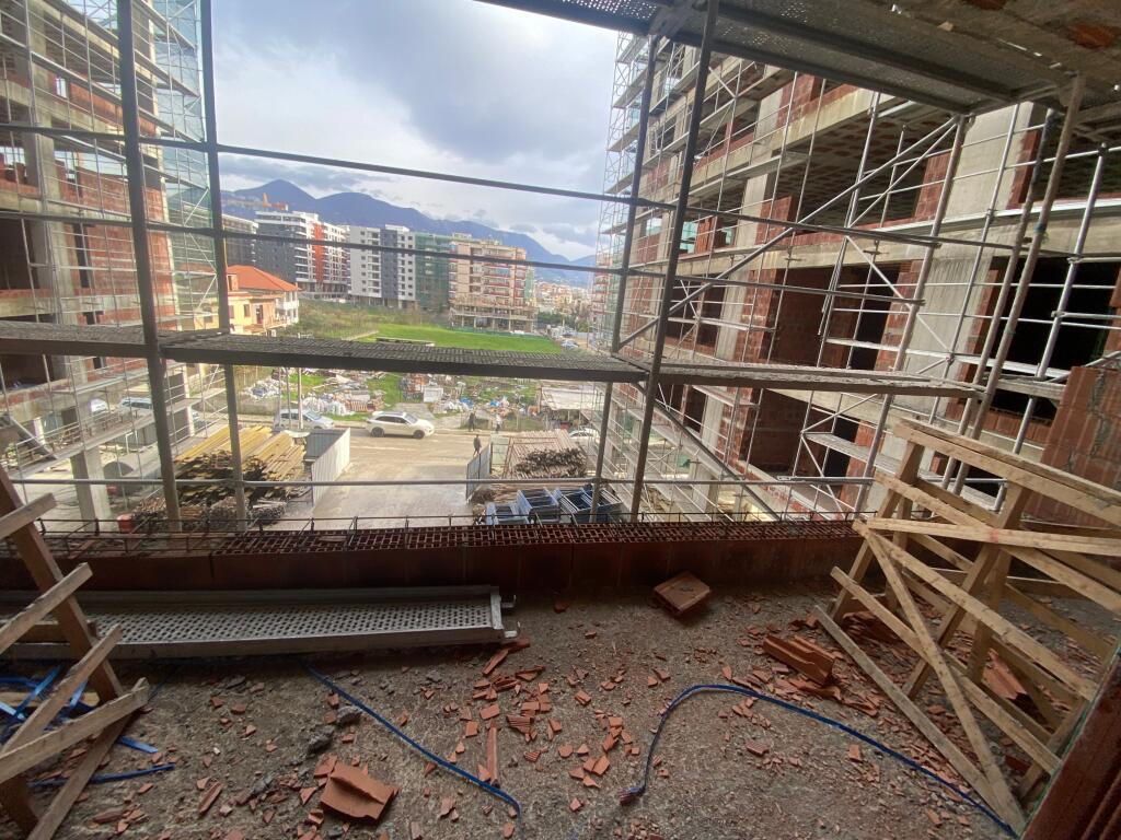 2+1, finished Paskuqan at Belfiore, 120,000 euros