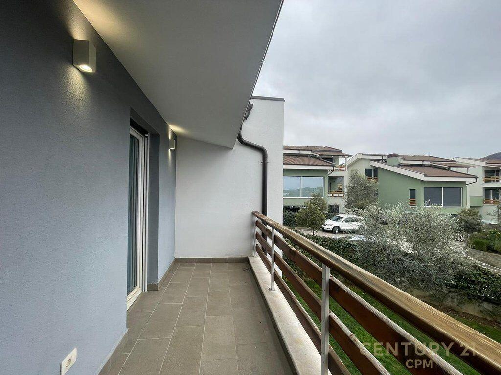 Jepet me Qira Vilë Moderne – Long Hill, Tiranë