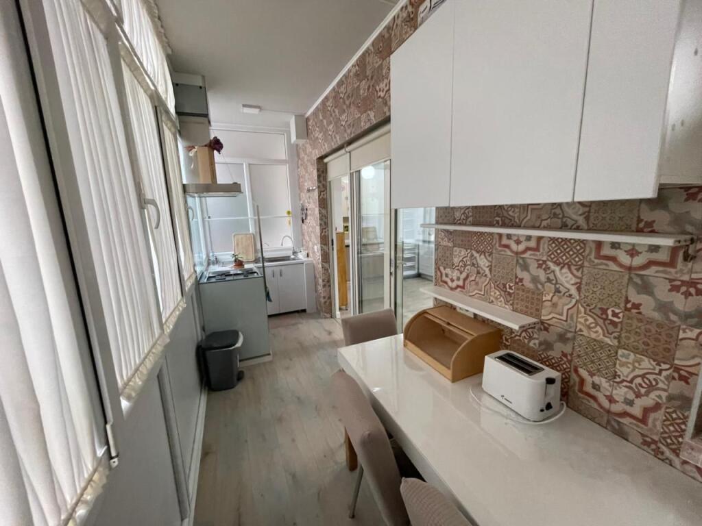 For rent Apt. 3+1+2 + GARAGE Dry Lake