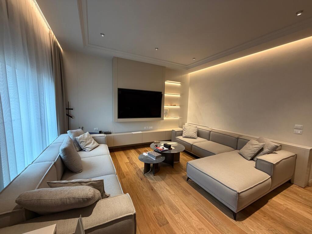 Apartment 3+1+2 with parking space for sale Pallati Orion, Rruga e Kosovarëve