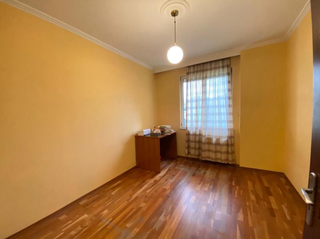 🏠 Jepet me qira apartament 3+1+2