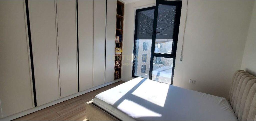 Jepet me qira apartament 2+1 në kompleksin Erli – 750 € / muaj