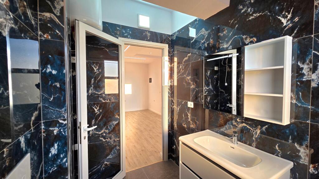 APARTAMENT 1+1 NË SHITJE PRANË PALESTRËS SË MUNDJES, VLORE