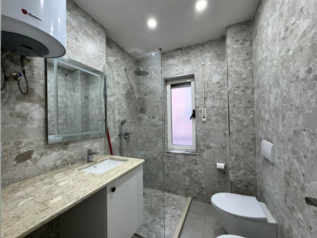 Apartament me qera ne plazh hekurudha