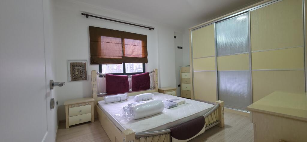 Jepet Apartament 1+1 me Qira te Stadiumi Dinamo.