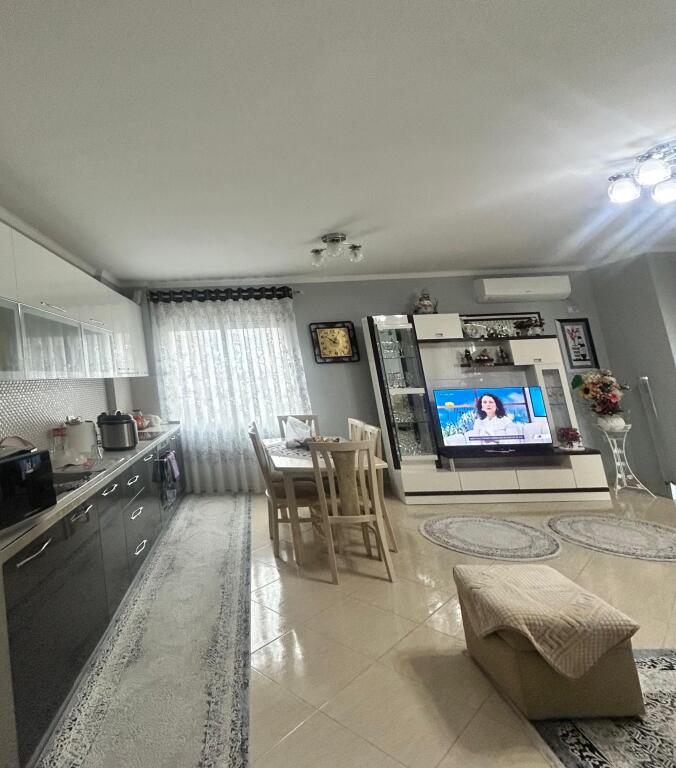 Shitet Apartament 2+1 + Post Parkimi, Rruga e Dajtit, Fresk – Tiranë