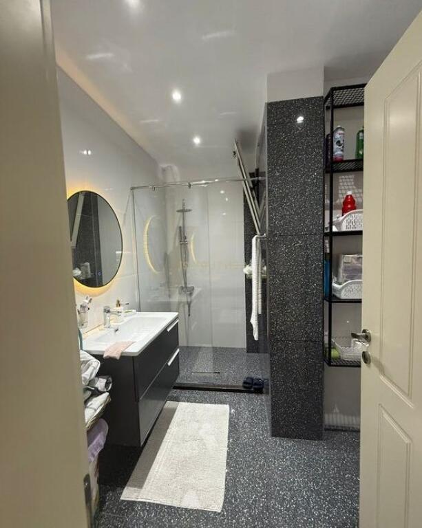 SHITET APARTAMENT 1+1 PAMJE ANESORE DET ,"PLAZH I VJETER " VLORE