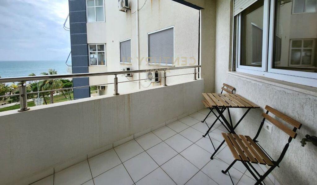 Apartament 2+1 me Pamje Deti në Lungomare 1 në Shitje