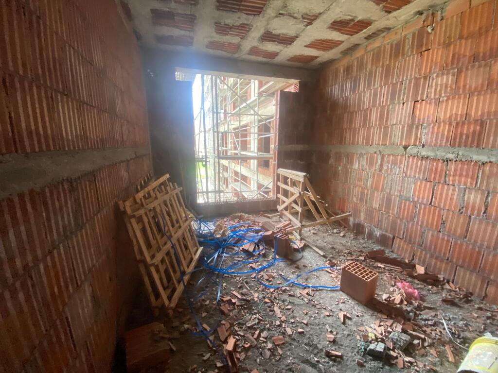 2+1, finished Paskuqan at Belfiore, 120,000 euros