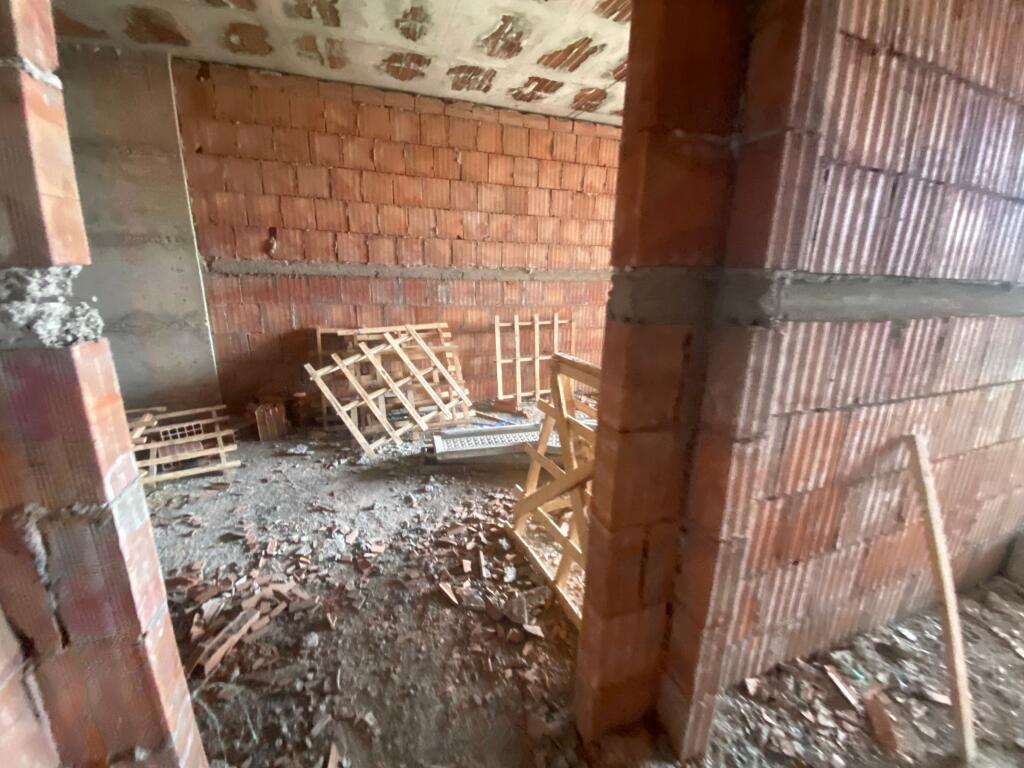 2+1, finished Paskuqan at Belfiore, 120,000 euros