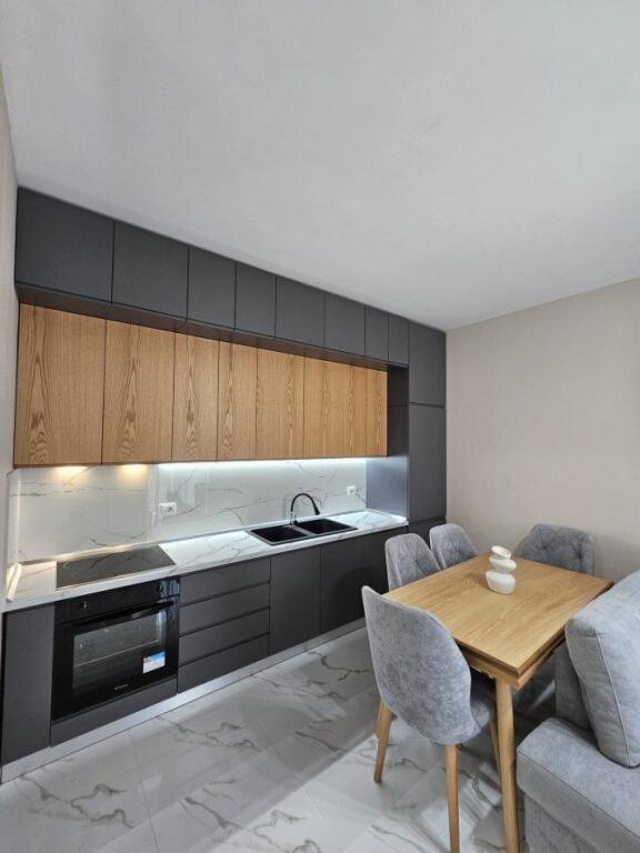 APARTAMENT ME QERA 1+1 XHAMLLIK 600 EURO