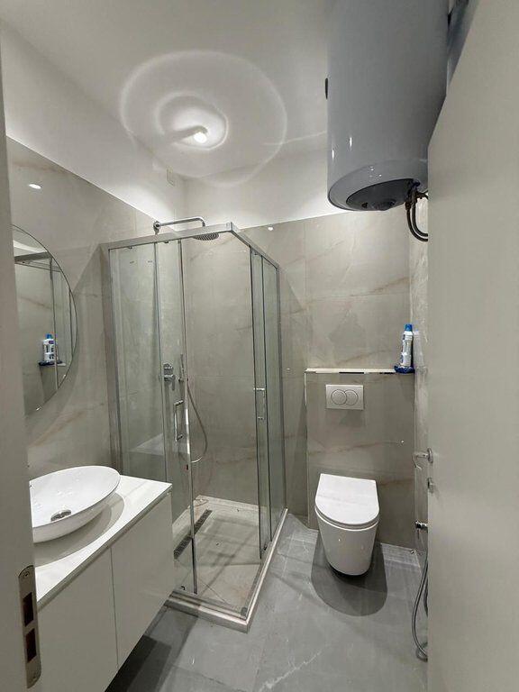 Qera, Ambient Biznesi, Jordan Misja, Tiranë.