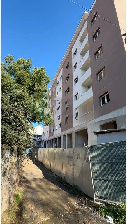 SHITET APARTAMENT 2 + 1 + POST PARKIMI TEK SHKOLLA E KUQE ! 198,000 €