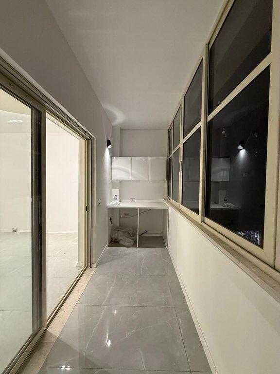 Qera, Ambient Biznesi, Jordan Misja, Tiranë.