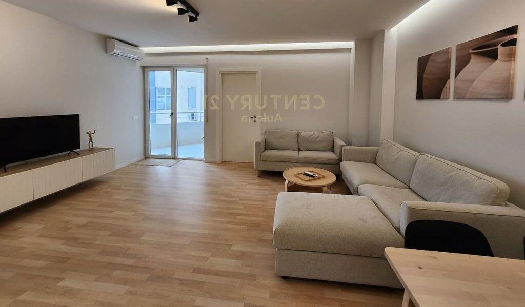 Apartament 2+1 me Pamje Deti në Lungomare 1 në Shitje