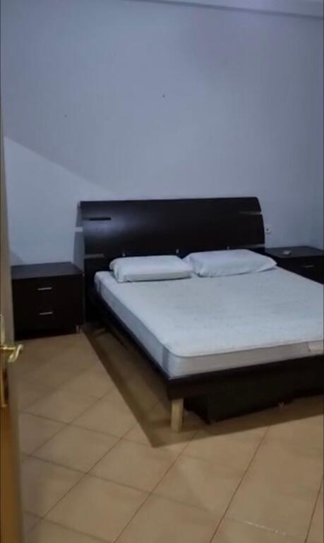 Jepet me qira 2+1+1 KOMUNA E PARISIT 650 mije leke