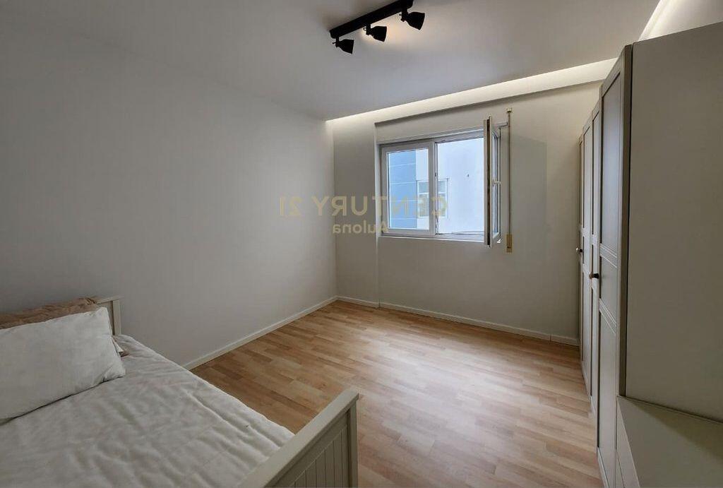 Apartament 2+1 me Pamje Deti në Lungomare 1 në Shitje