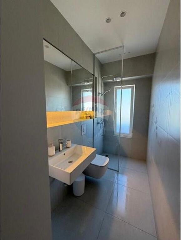 Apartment 1+1 for rent at 21 Dhjetori!