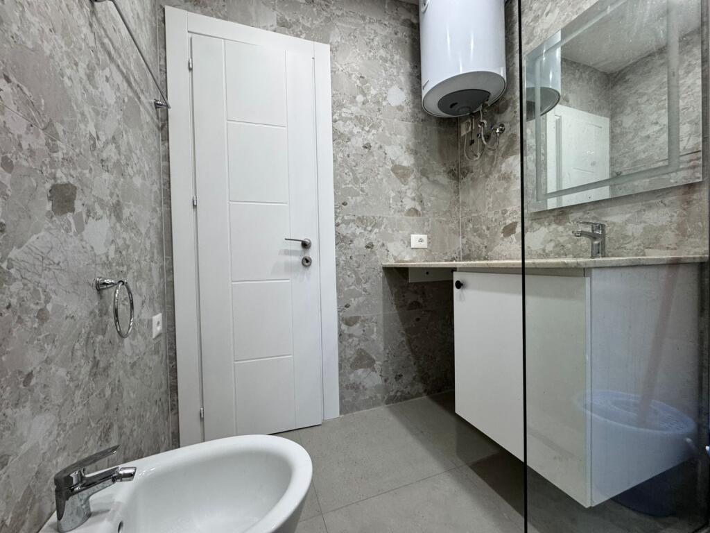 Apartament me qera ne plazh hekurudha