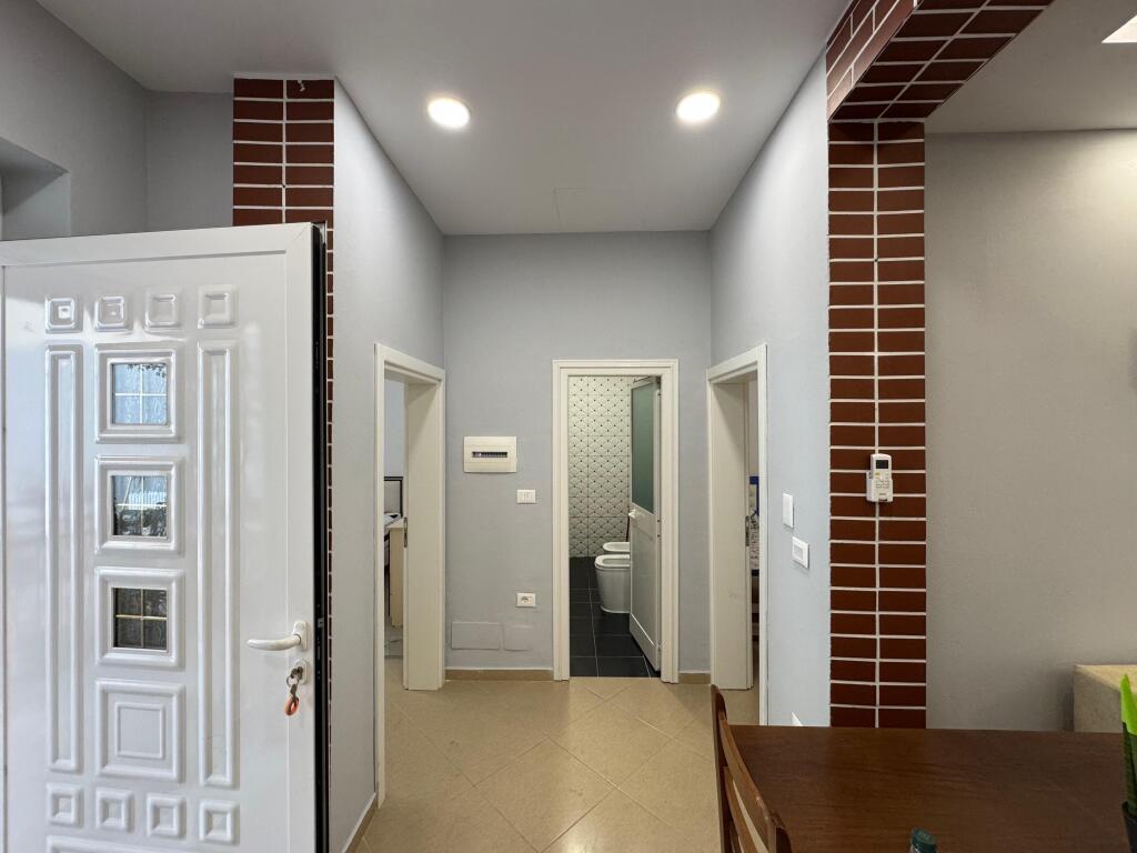 Jepet Shtepi Private me qera te Gjykata