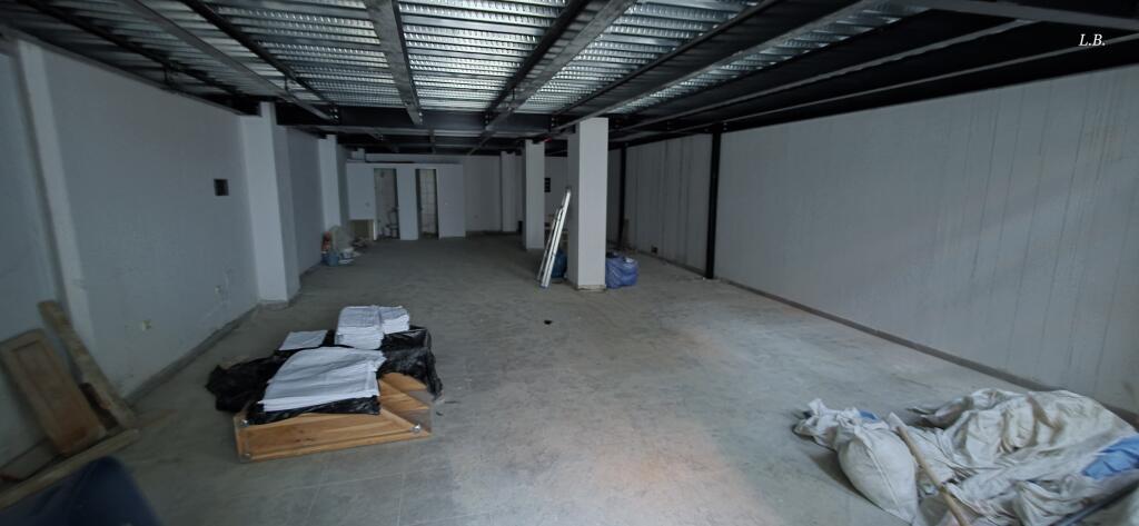 Ambient per zyra tek Kompleksi Usluga