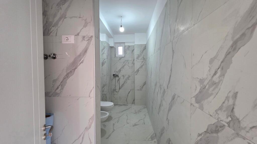 Apartament 1+1 në shitje në Lungomare, Vlorë