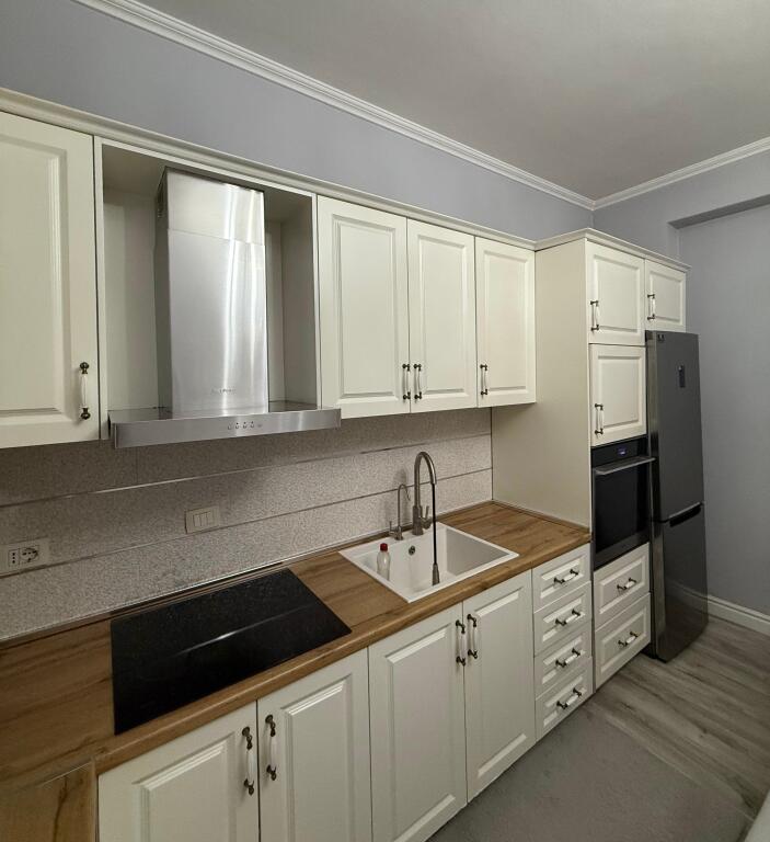 Vendesi in vendita 1+1 di fronte a Delijorgjit