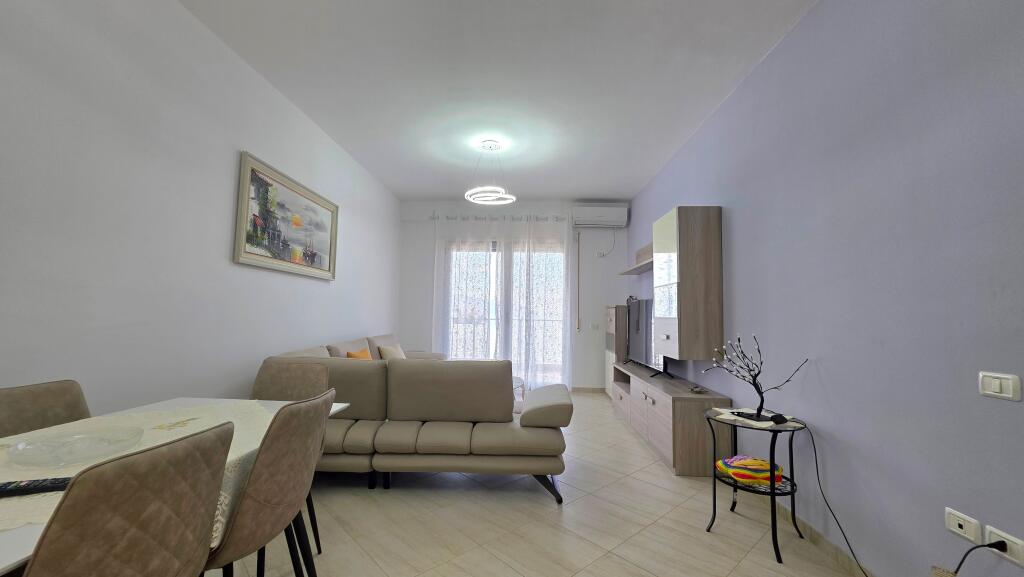 Apartment 2+1 for rent in Lungomare