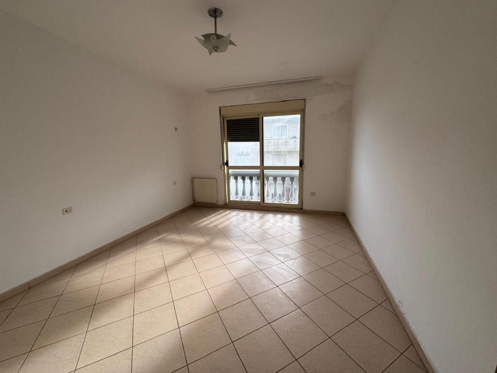 Shitet Apartament 2+1+2+2