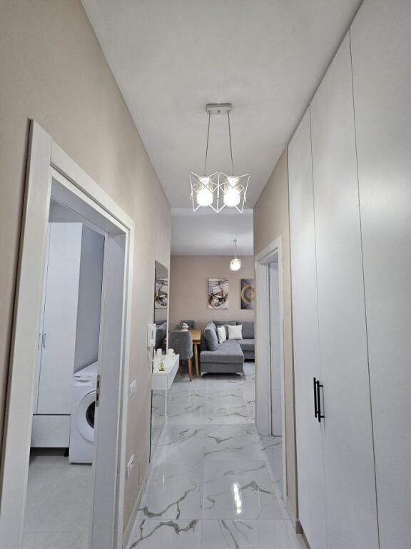 APARTAMENT ME QERA 1+1 XHAMLLIK 600 EURO