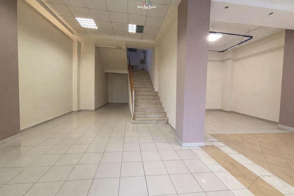 Dyqan duplex Me qera tek Stacioni i Trenit (ID BD21777)Tirane