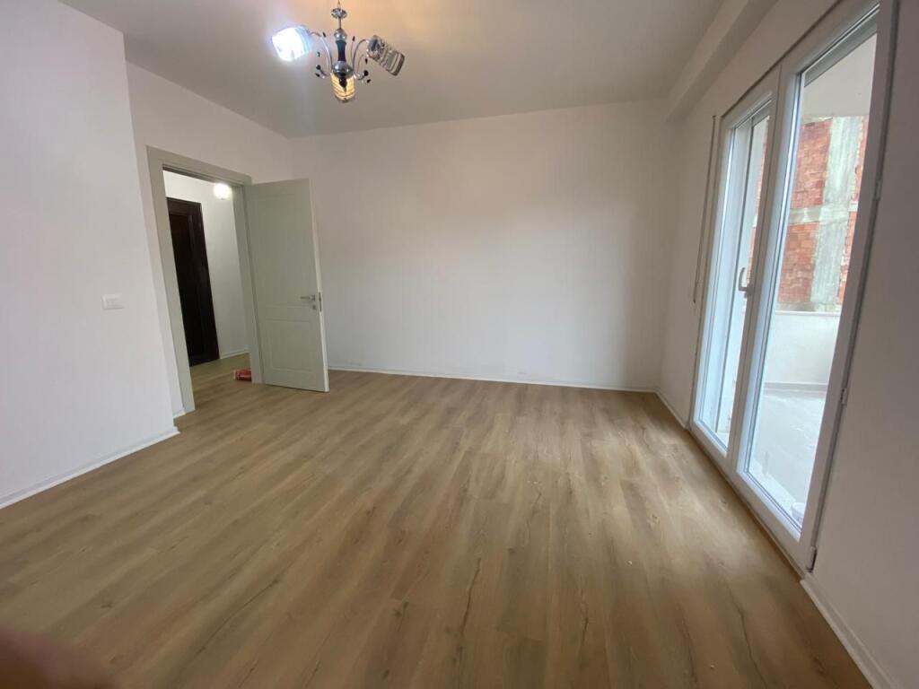 Apartament 2+1 per qira tek Kopshti Botanik.