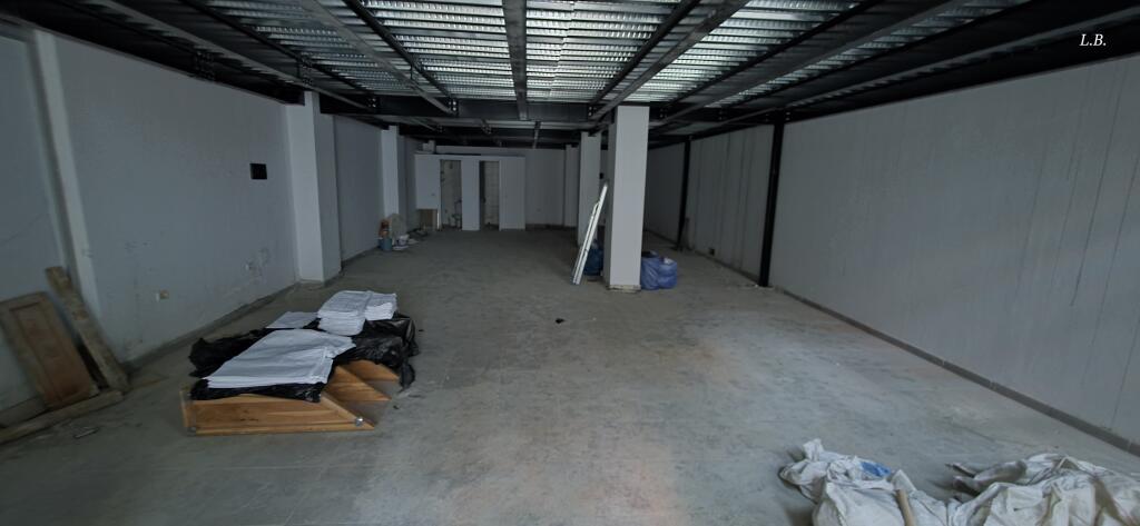 Ambient per zyra tek Kompleksi Usluga