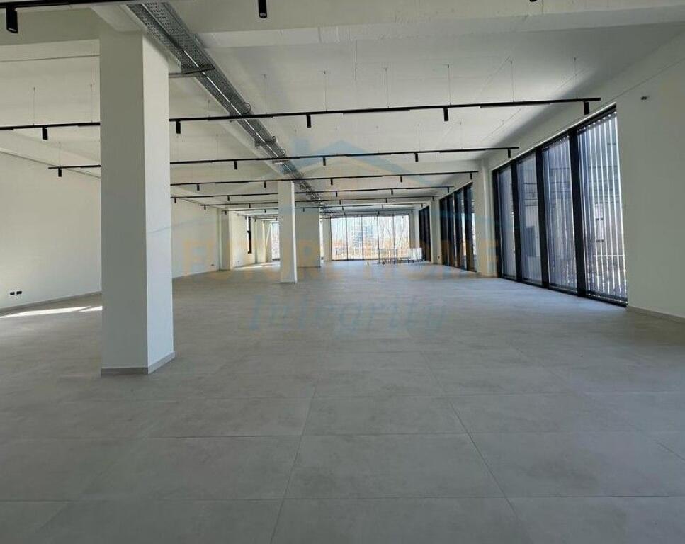 Affitto, Edificio Commerciale Multifunzionale, Mëzez, Tirana.