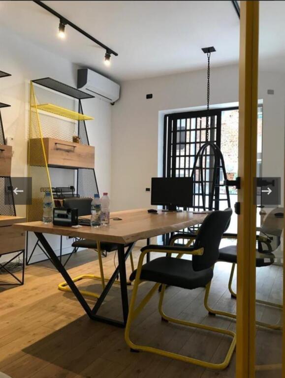 Zyre me qera+parkim Rruga e durresit