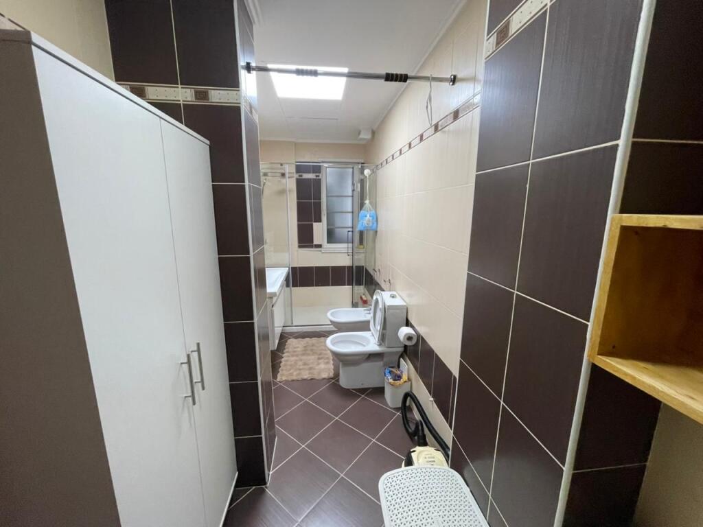 For rent Apt. 3+1+2 + GARAGE Dry Lake