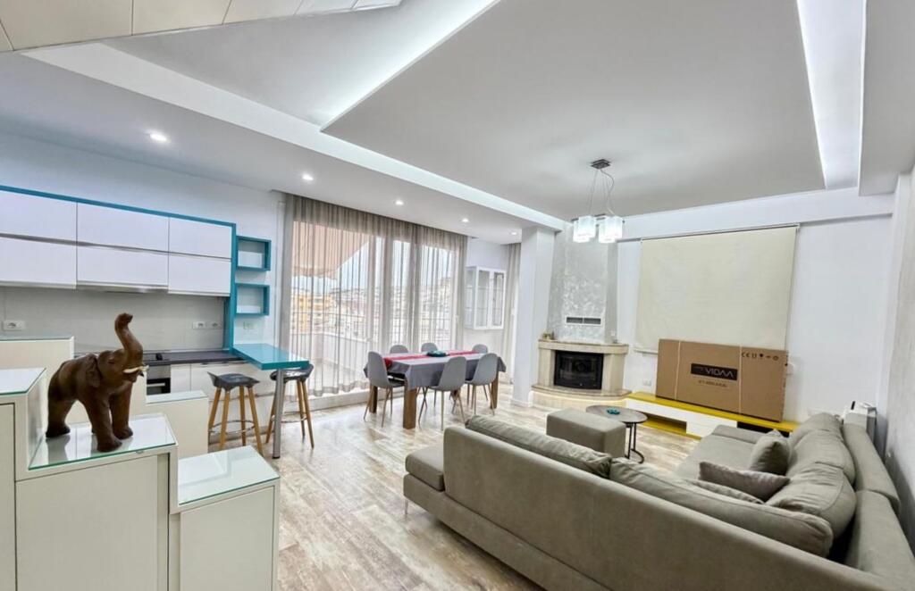 Duplex 3+1+2 me Verandë + Parkim – Rrethrrotullimi Selitë🏙