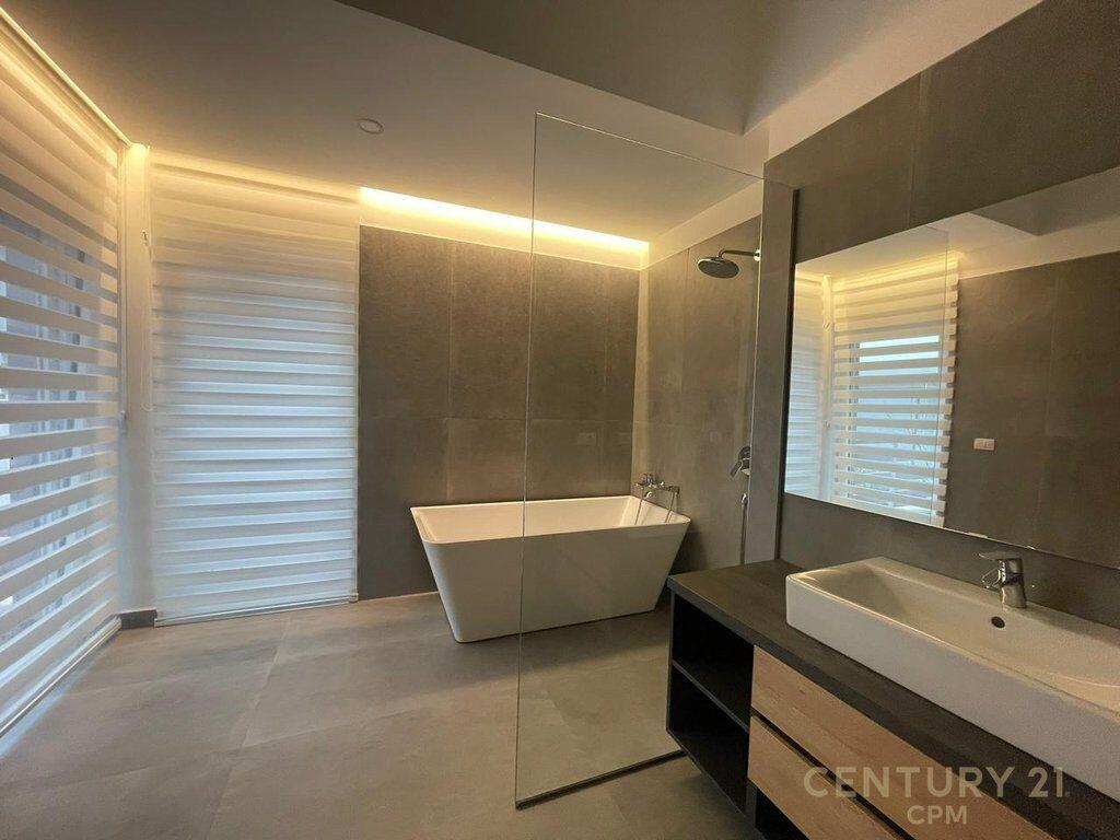 Jepet me Qira Vilë Moderne – Long Hill, Tiranë