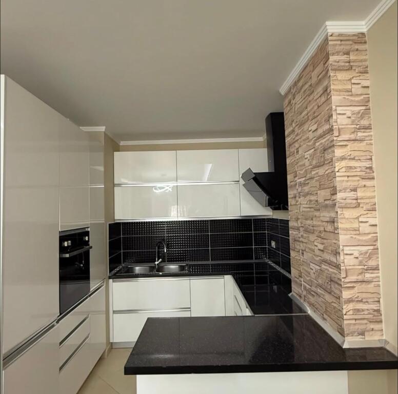 Jepet apartament me qera 2+1