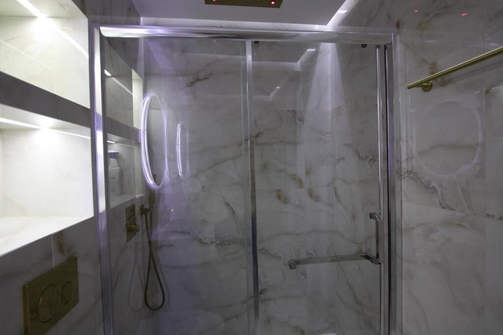 Me Qera : Garsoniere📍21 Dhjetori (Prane Vodafone) - 550€ - Sp.35m² - 100% e Re✨