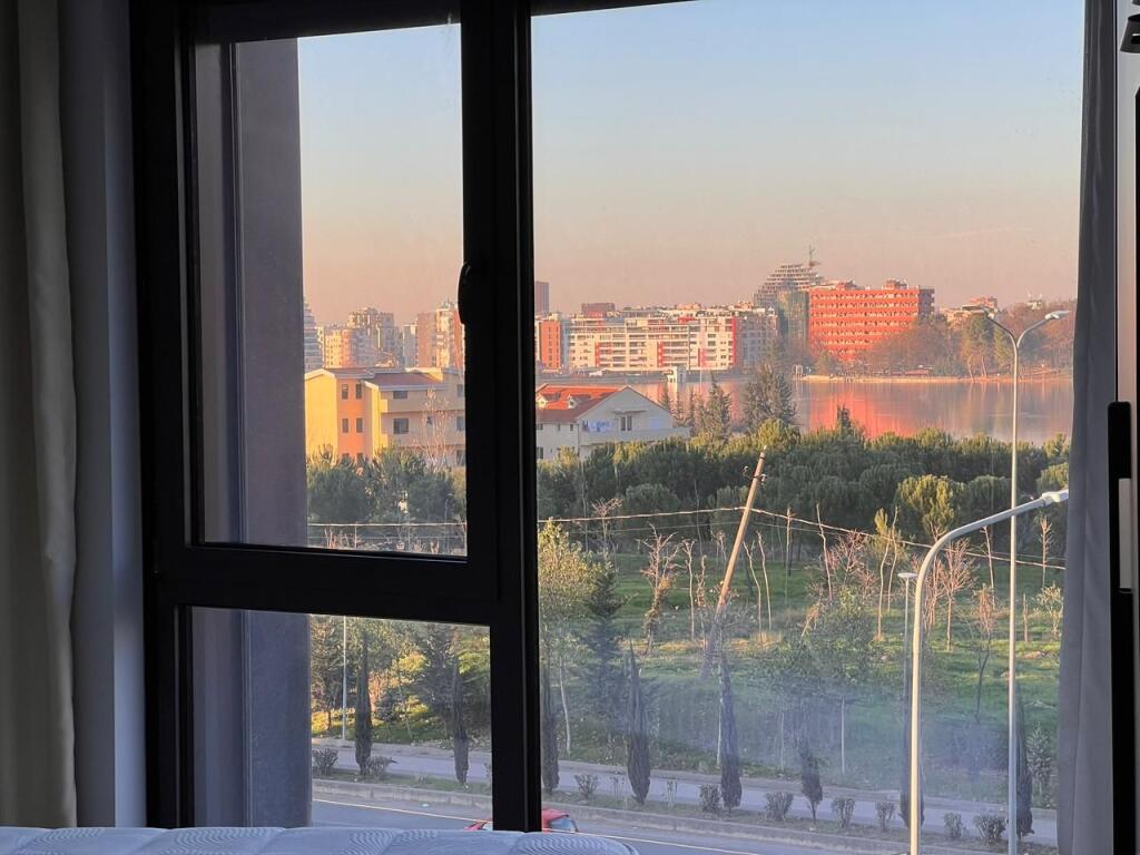 🏡Me Qera: Apartament 2+1+2wc + 1 Post Parkimi - (📍Liqeni i Thate) || I Sapo Mobiluar