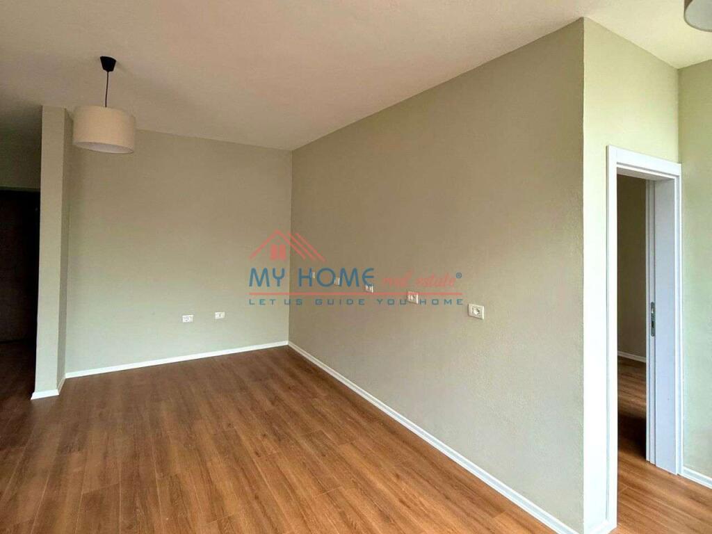 Zyre me qera Tek Ish Ekspozita Tirane