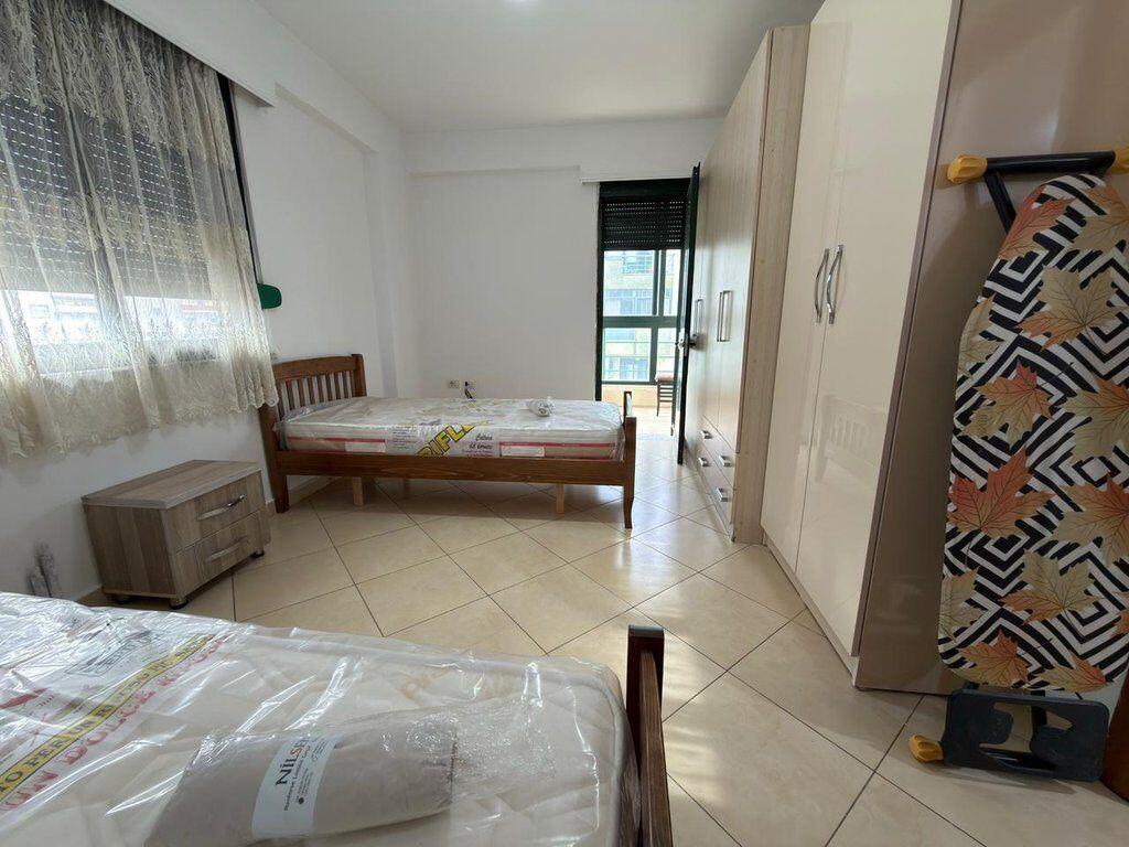 In Affitto, Appartamento 2+1+2, Via 5 Maji, Tirana.