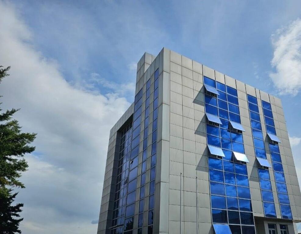 JEPET ME QIRA GODINE MULTIFUNKSIONALE