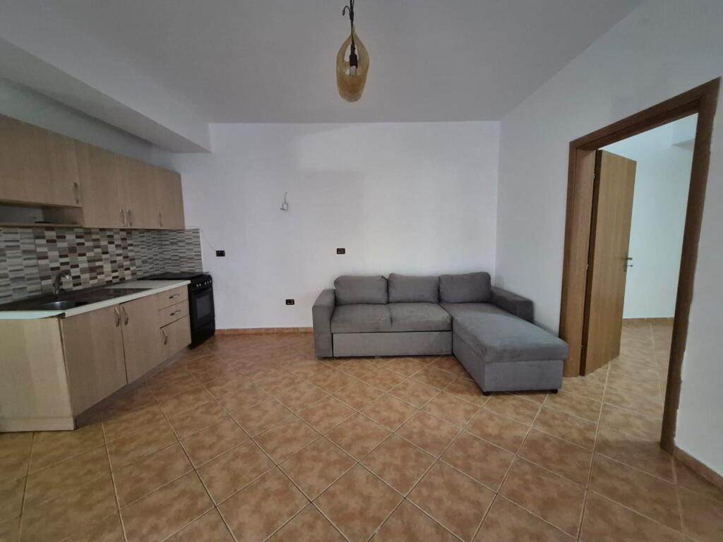 Jepet apartament me qera 1+1 lagja 17 durres
