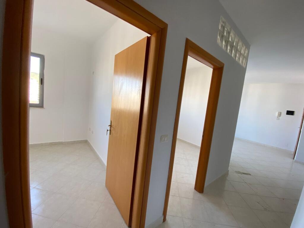 Shitet Apartament 2+1 70 m2, Post Parkimi 22 m2 75. 000​