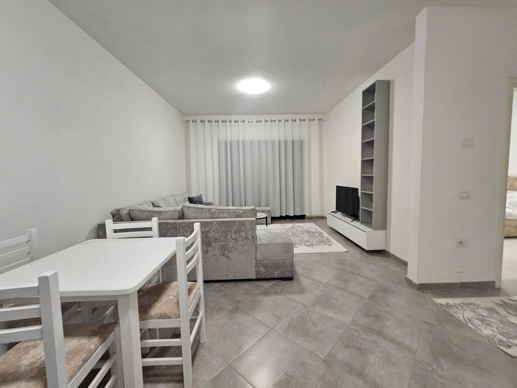 Qera Apartament 1+1 me post parkimi  Green City Unaza e Re