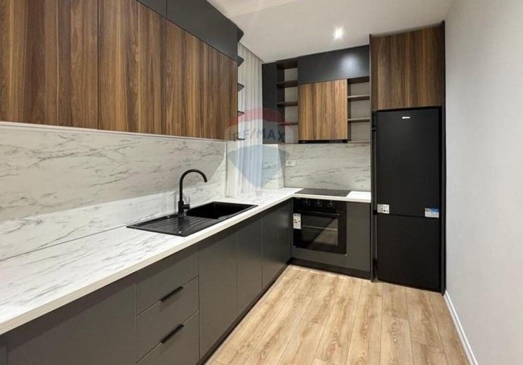 Appartamento di lusso in vendita a Mine Peza