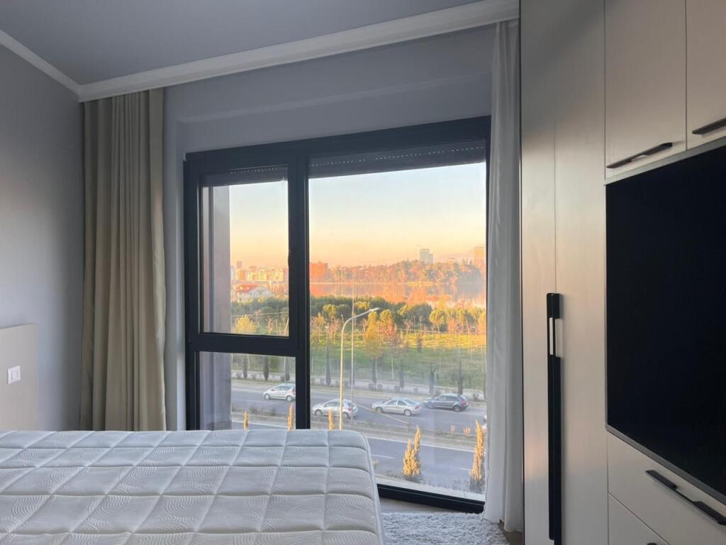 🏡Me Qera: Apartament 2+1+2wc + 1 Post Parkimi - (📍Liqeni i Thate) || I Sapo Mobiluar